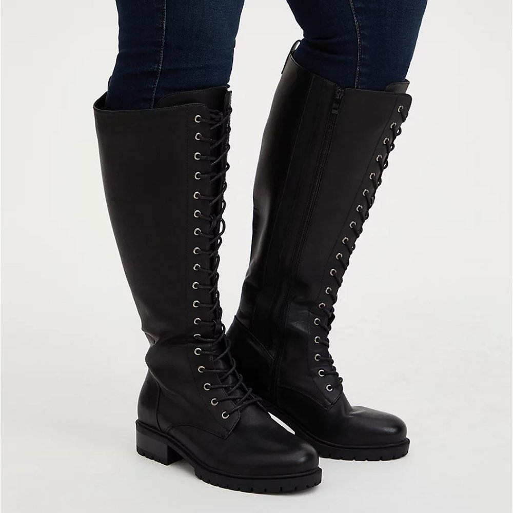 Torrid BLACK FAUX LEATHER LACE-UP KNEE-HIGH COMBAT BOOT (WW) | 10.5W